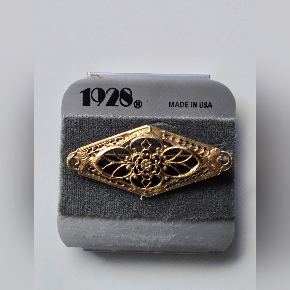 NEW💫1928 Intricate Gold Brooch